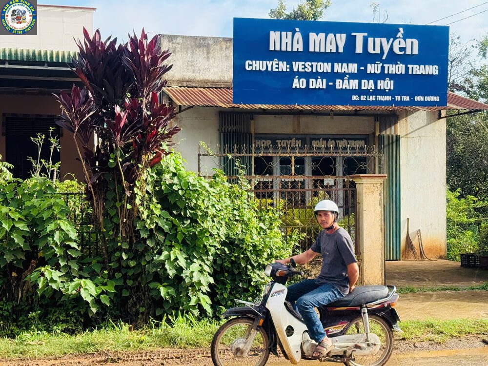 Taxi Tu Tra Đơn Dương Đi Tham Quan: Cung Đường Farm Sữa, Vườn Dâu & Chùa Vàng Nhà May Tuyền Lạc Thạnh Tu Tra