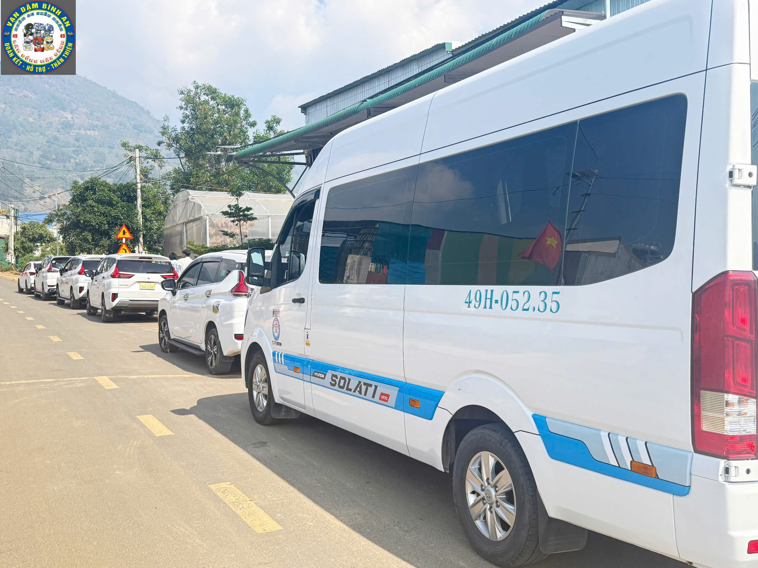 Xe Hoa Đức Trọng – Dịch Vụ Hợp Đồng Cưới Hỏi 4, 7, 16, 29, 45 Chỗ Tại Lâm Đồng Xe hoa cưới trang trí hoa tươi đỏ — dịch vụ xe hoa Taxi Đức Trọng Đà Lạt