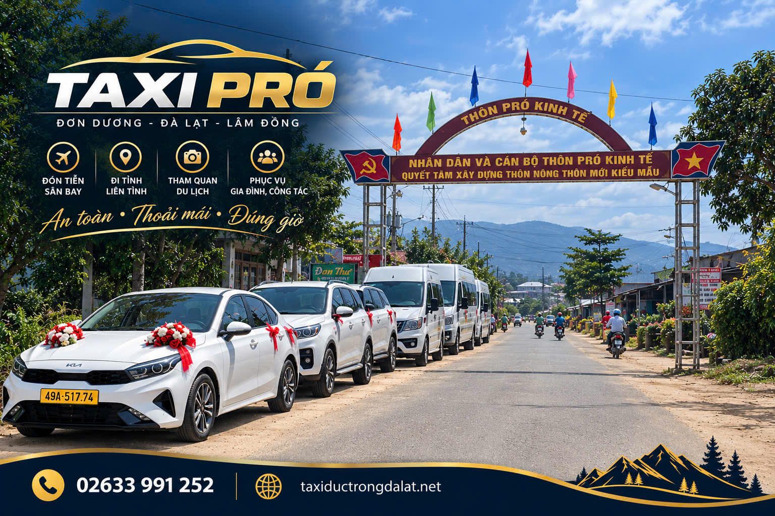 Đoàn xe taxi màu trắng của Taxi Đức Trọng Đà Lạt dưới cổng chào thôn Pró Kinh Tế, xã Quảng Lập, Lâm Đồng