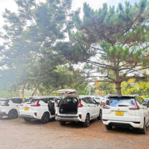 Bạn cần đi từ sân bay Liên Khương đến vùng ven Đà Lạt? Dịch vụ taxi giúp bạn di chuyển nhanh, an toàn và tiết kiệm. Bài viết cung cấp bảng giá và kinh nghiệm đặt xe hiệu quả.