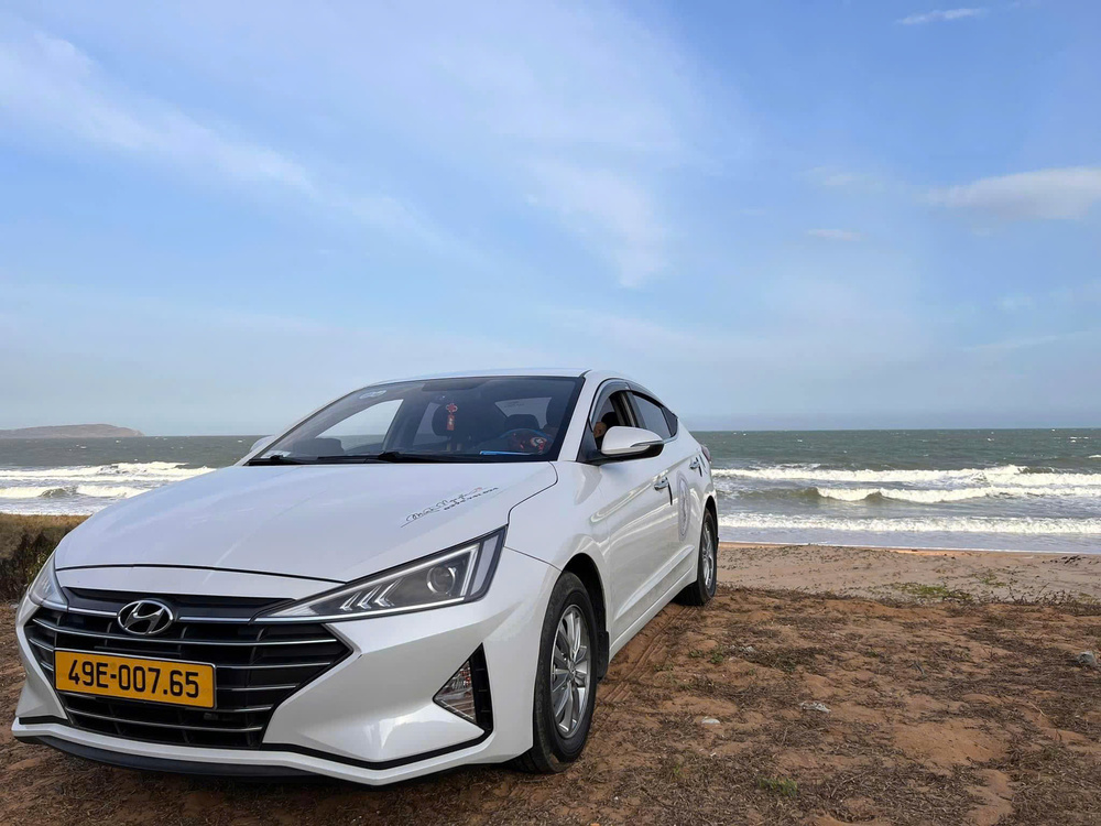 Đặt taxi Tân Hội đi sân bay Liên Khương dễ dàng qua hotline 02633 991 252 hoặc website taxiductrongdalat.net. Không cần app, không cần tài khoản – chỉ cần một cuộc gọi để có xe đến tận nhà trong 10–30 phút, bất kể ngày hay đêm.