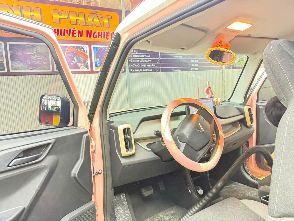 Taxi Điện Đức Trọng Giá Rẻ, Phục Vụ Tận Nơi Xe taxi điện đang di chuyển trên tuyến đường từ Đức Trọng đi các tỉnh lân cận