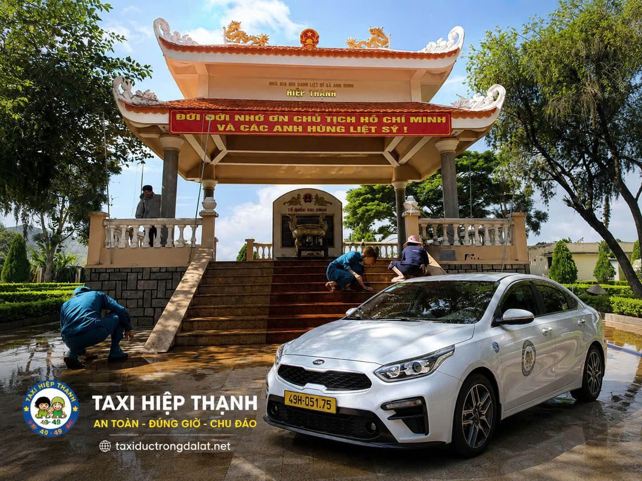Taxi Hiệp Thạnh gắn bó với địa phương xã Hiệp Thạnh Xe Taxi Hiệp Thạnh tại Nhà bia ghi danh liệt sĩ xã Hiệp Thạnh, Đức Trọng