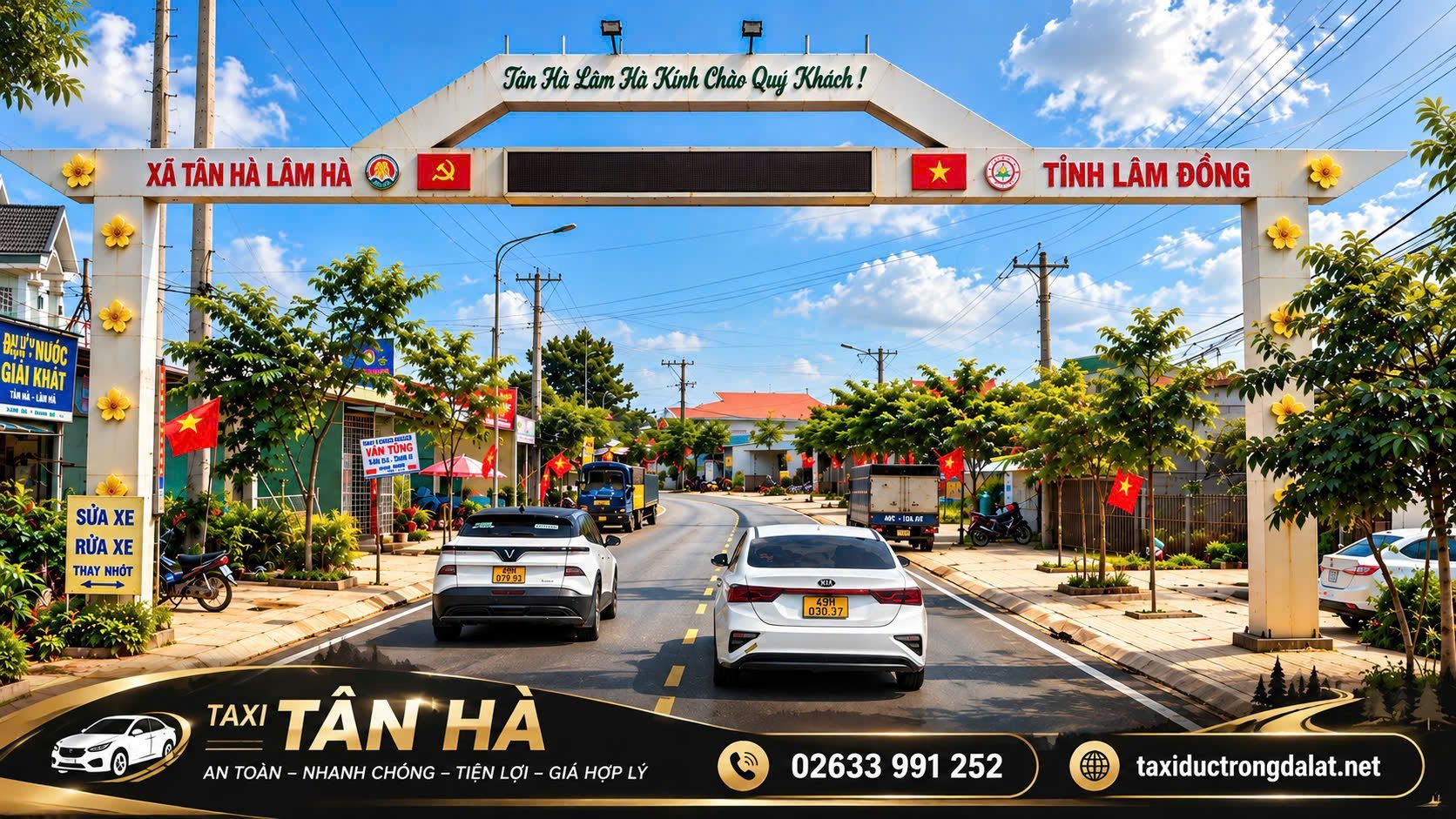 Cổng chào xã Tân Hà Lâm Hà, tỉnh Lâm Đồng, hai xe taxi biển vàng của Taxi Đức Trọng Đà Lạt chạy qua