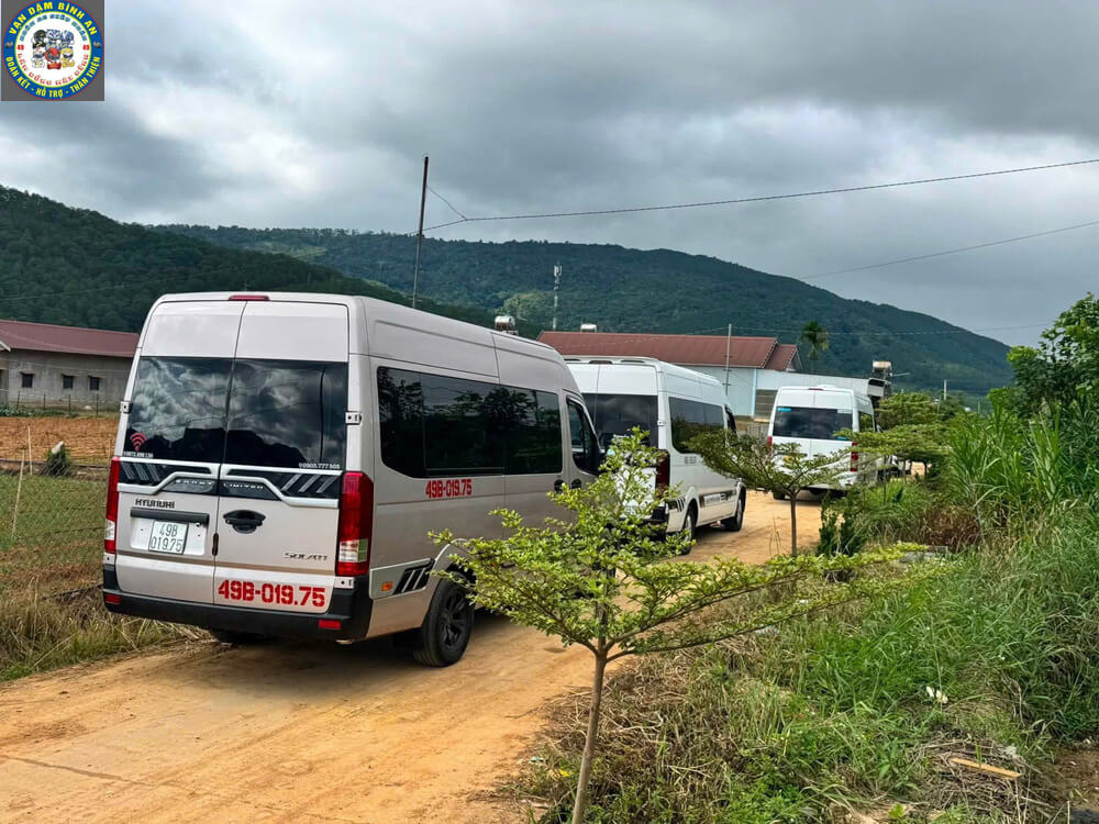 Xe 16 chỗ Taxi Đức Trọng phục vụ đoàn tham quan Samtenhill Tu Tra xã Đơn Dương Lâm Đồng
